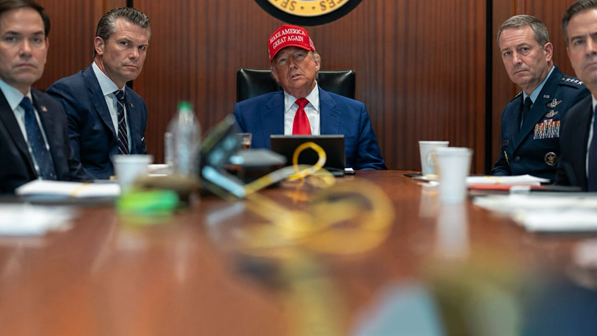 Trump Durum Odası'nda Hürmüz'ü görüştü: Yeni hedef İran'ın stratejik alt yapısı