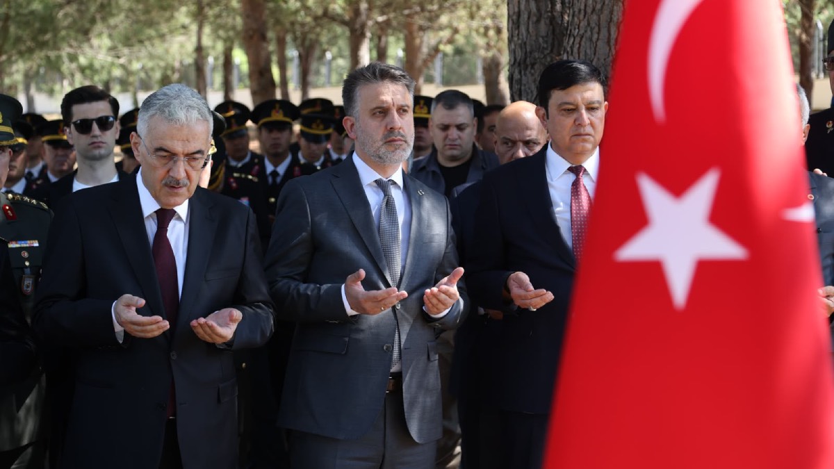 Bursa’da 15 Temmuz etkinlikleri şehitliklerde başladı