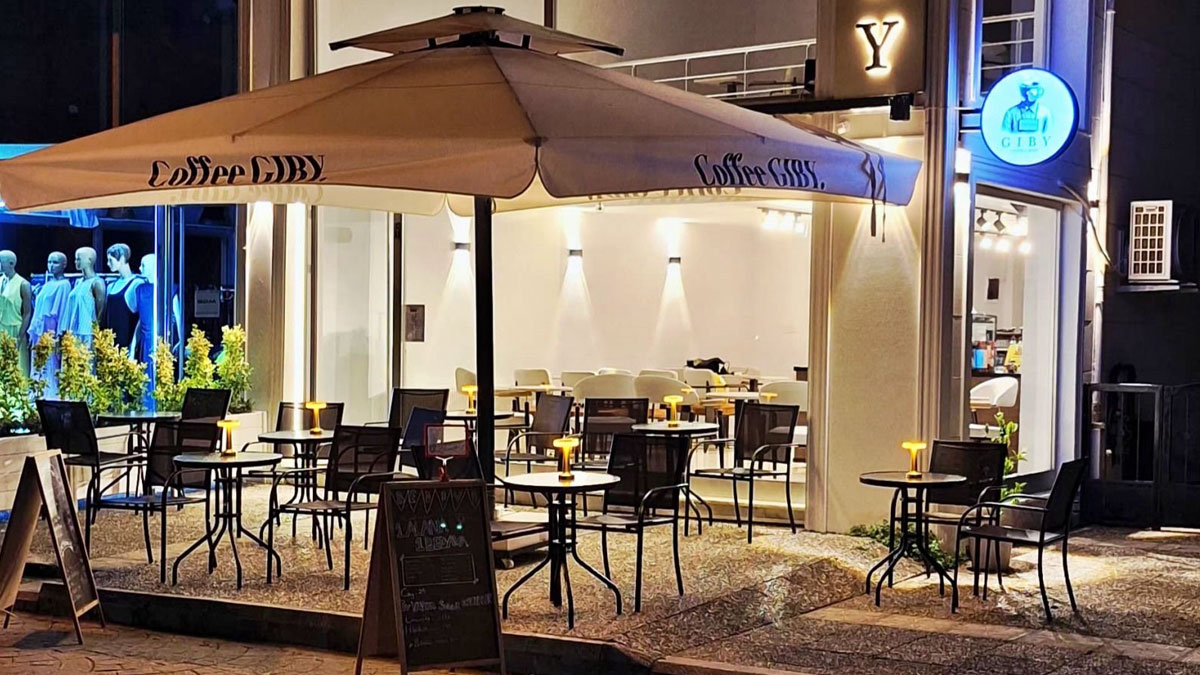 Çınarcık'ta 3. nesil kahve rüzgarı: Tatilcilerin ve bölge halkının yeni uğrak noktası 'Giby Coffee' oldu