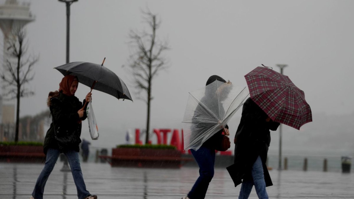 Meteoroloji’den çifte uyarı: 3 bölgede sağanak ve sel tehlikesi, 2 bölgede fırtına ve yangın alarmı