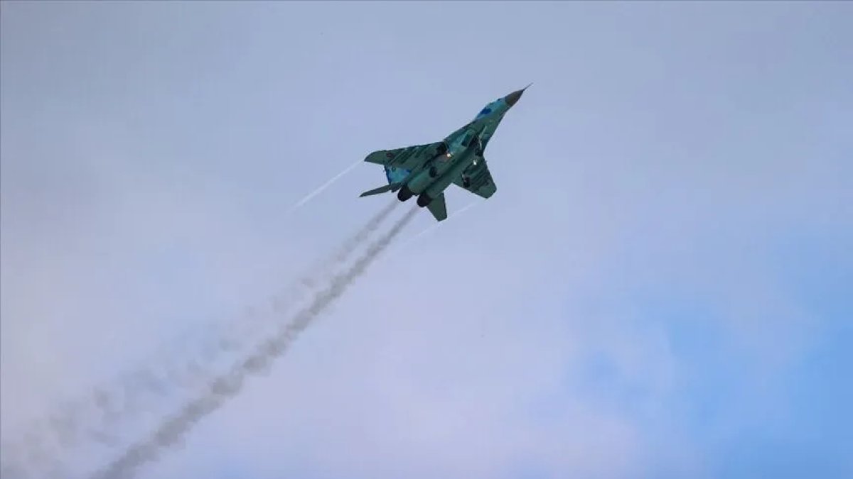 Ukrayna, Rusya topraklarında Rus savaş uçağını hedef aldığını duyurdu