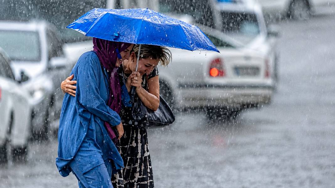 Meteoroloji’den hafta sonu alarmı: Kuvvetli yağış ve fırtına kapıda