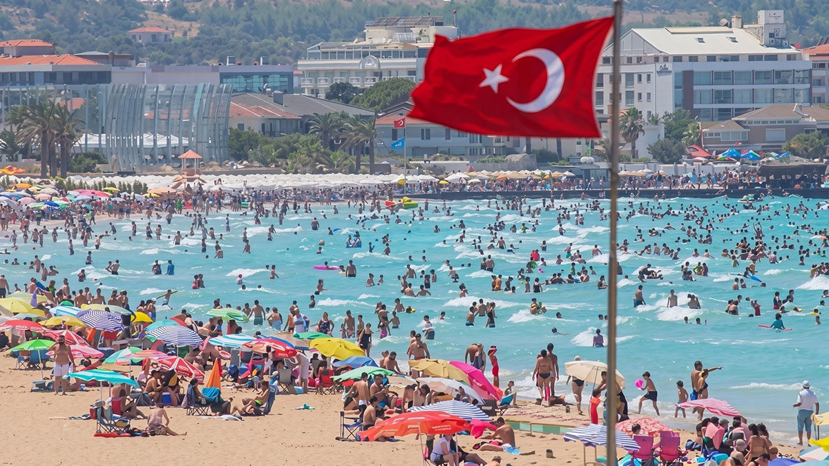 İtalya ve Yunanistan'ı geride bıraktı: Türkiye, turizmde fark attı