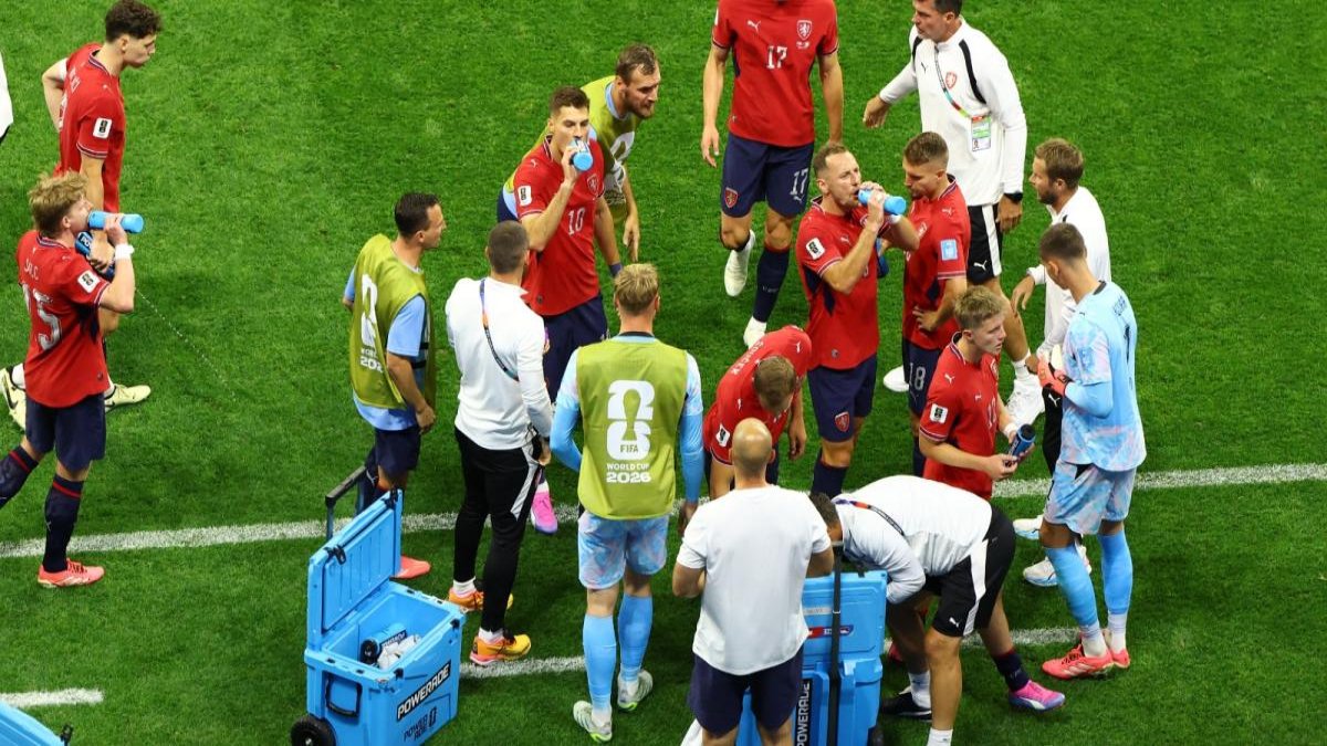 FIFA'dan zorunlu su molası uygulaması için geri adım işareti