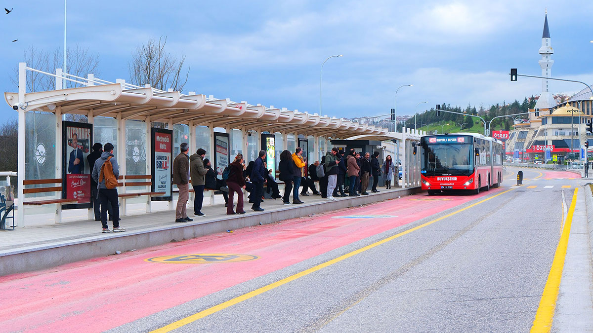 SBB öz kaynakla hayata geçirdi: Metrobüs hattı, 1 yılda 3,6 milyon yolcu taşıdı