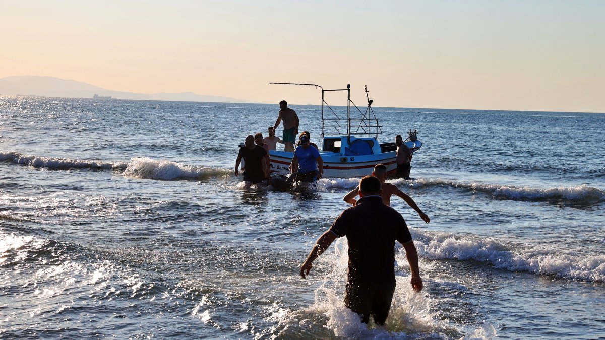 Samsun'da gezi teknesi alabora oldu: Aynı aileden 2 kişi öldü, bir kişi kayıp
