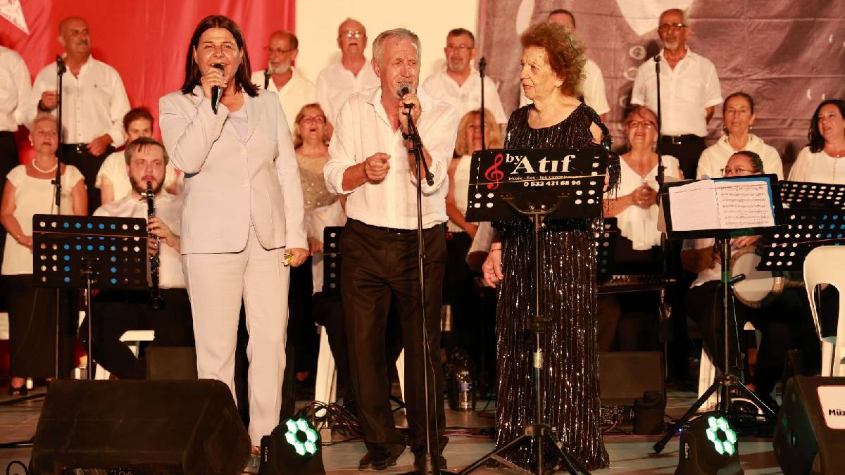 Yenifoça’da Türk sanat müziği rüzgarı esti