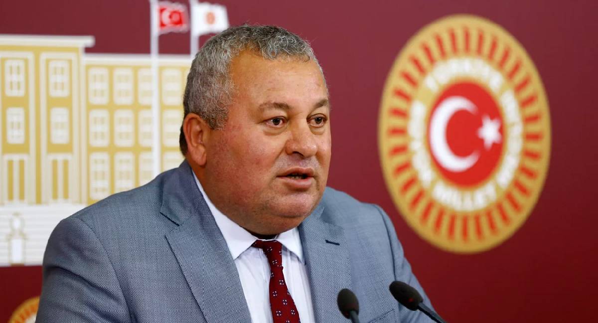 CHP'li vekillerden yeni parti açıklamaları: Milletvekilleri olarak topluca istifa edeceğiz