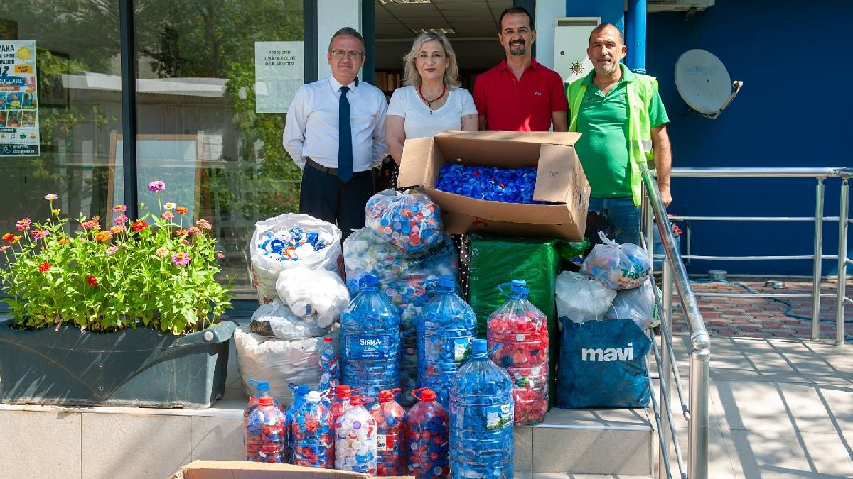 ‘Mavi Kapak’ kampanyasına muhtarlardan 550 kilogramlık destek