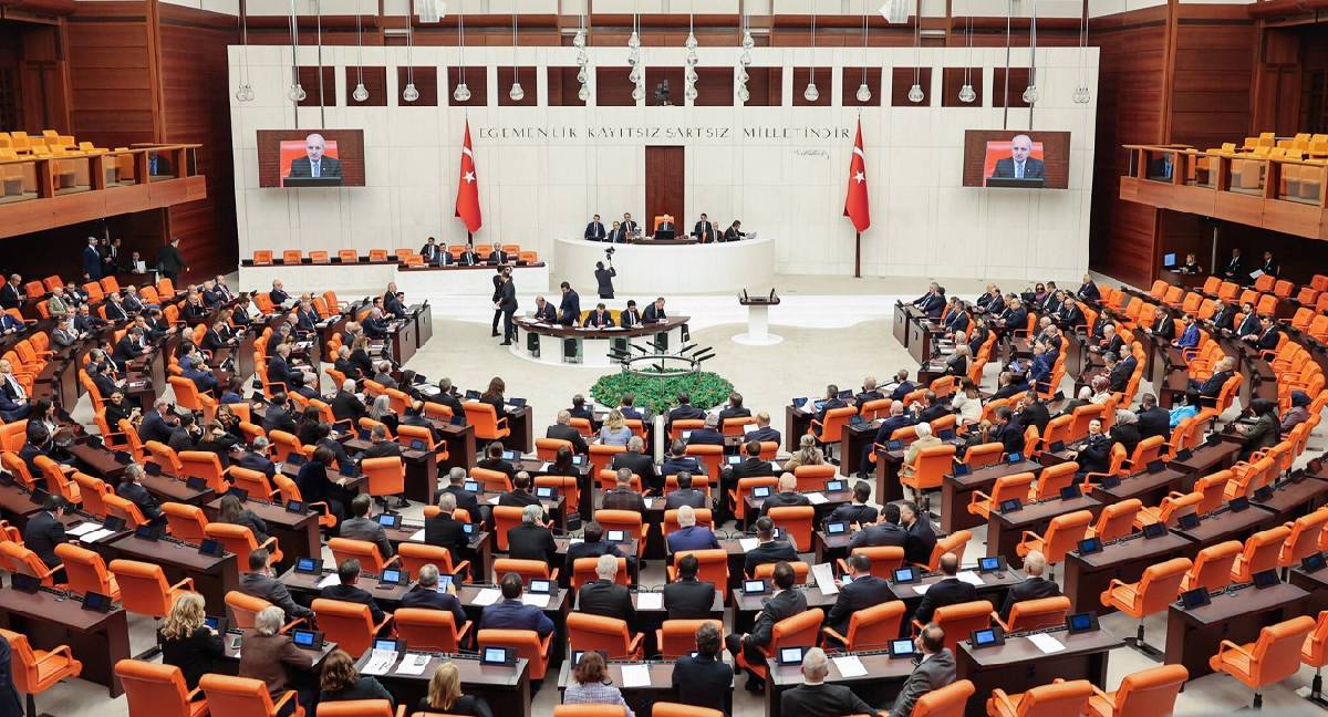 TBMM'de emekli maaşı düzenlemesi: Kanun teklifinin ilk 7 maddesi kabul edildi