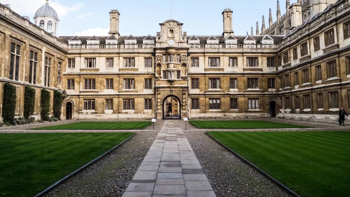 Oxford ve Cambridge'i aratmıyor: Vakıf üniversitelerinde zam yüzde 160'a yaklaştı