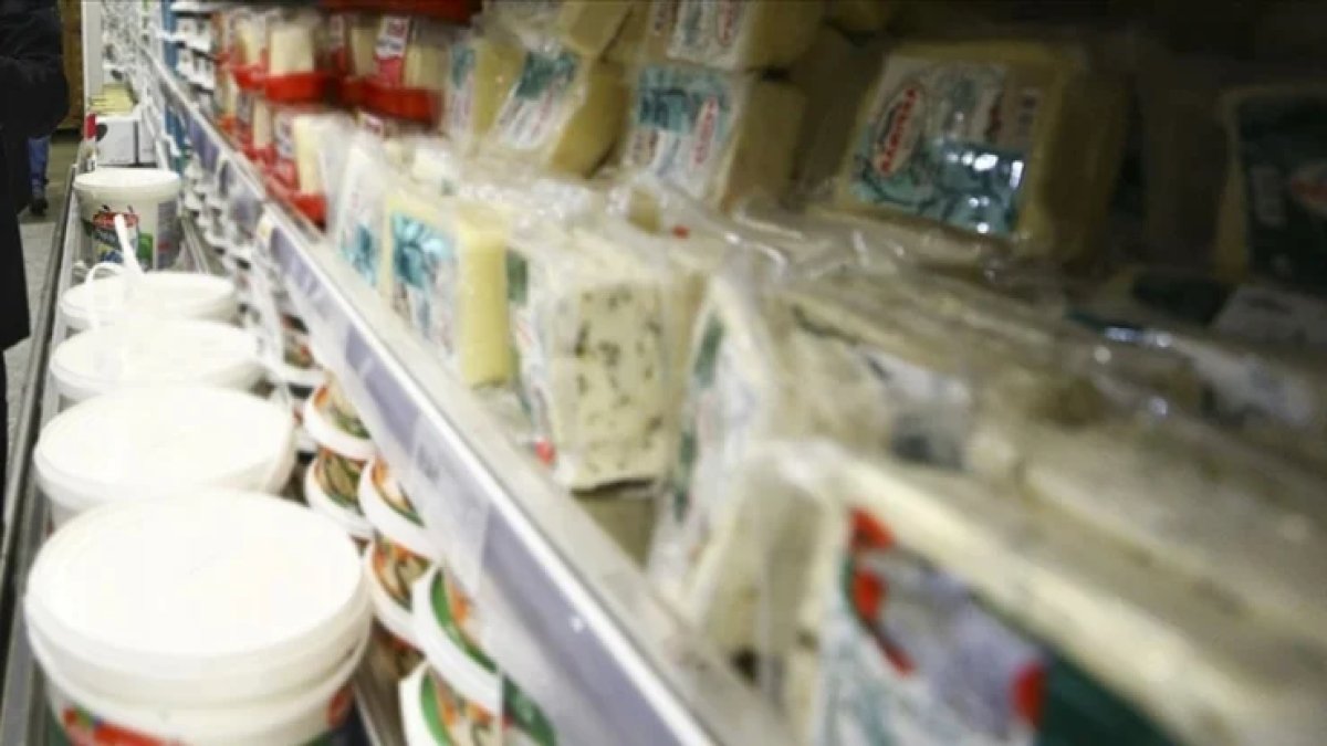 Marketten yoğurt ve kaşar alanlar pişman olacak! Bakanlık ifşa etti: Meğer peynir yerine sadece yağ yiyormuşuz...