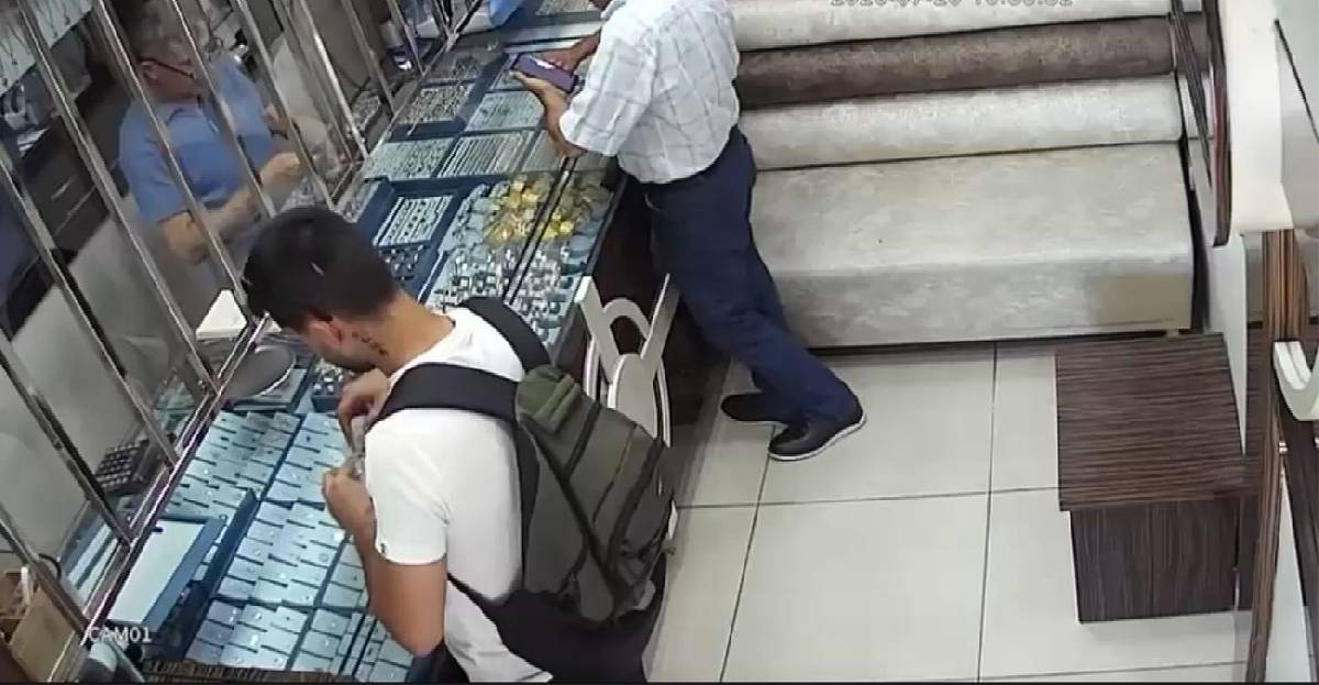 Kuyumcudan aldığı 2 milyon 300 bin liralık altınlarla kayboldu: Motosikleti terk edilmiş halde bulunan kurye aranıyor