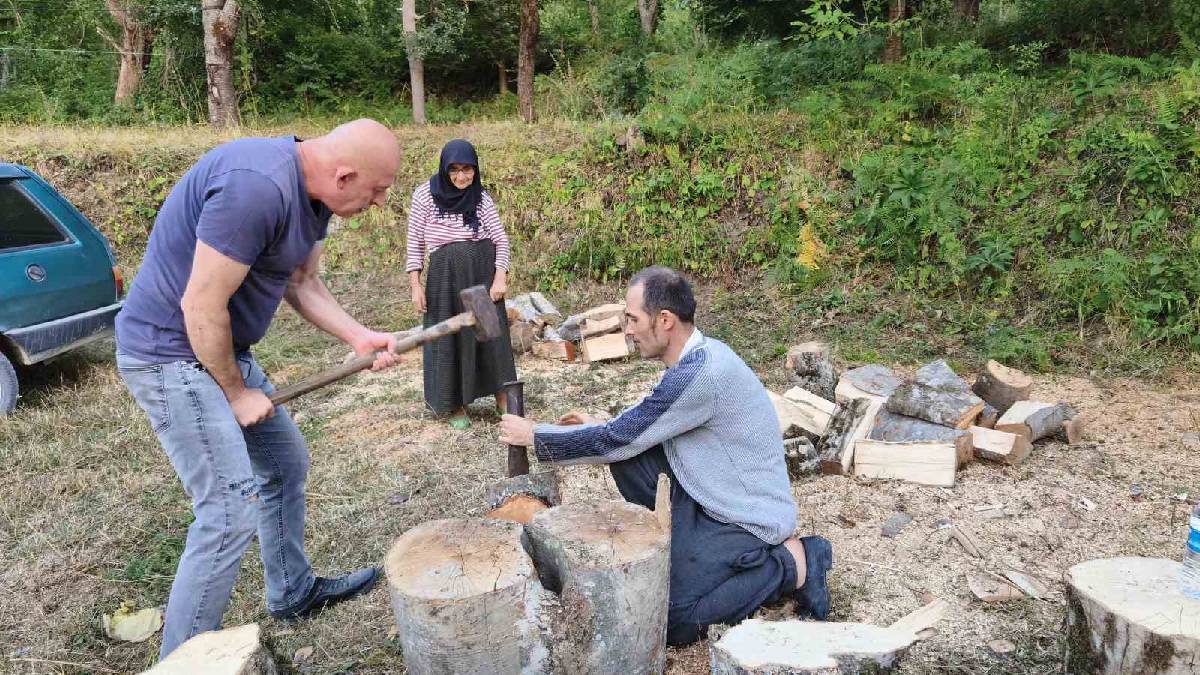 Yaz bitmeden kış hazırlığı başladı! Sinop’ta “murç” yardımıyla mesai devam ediyor