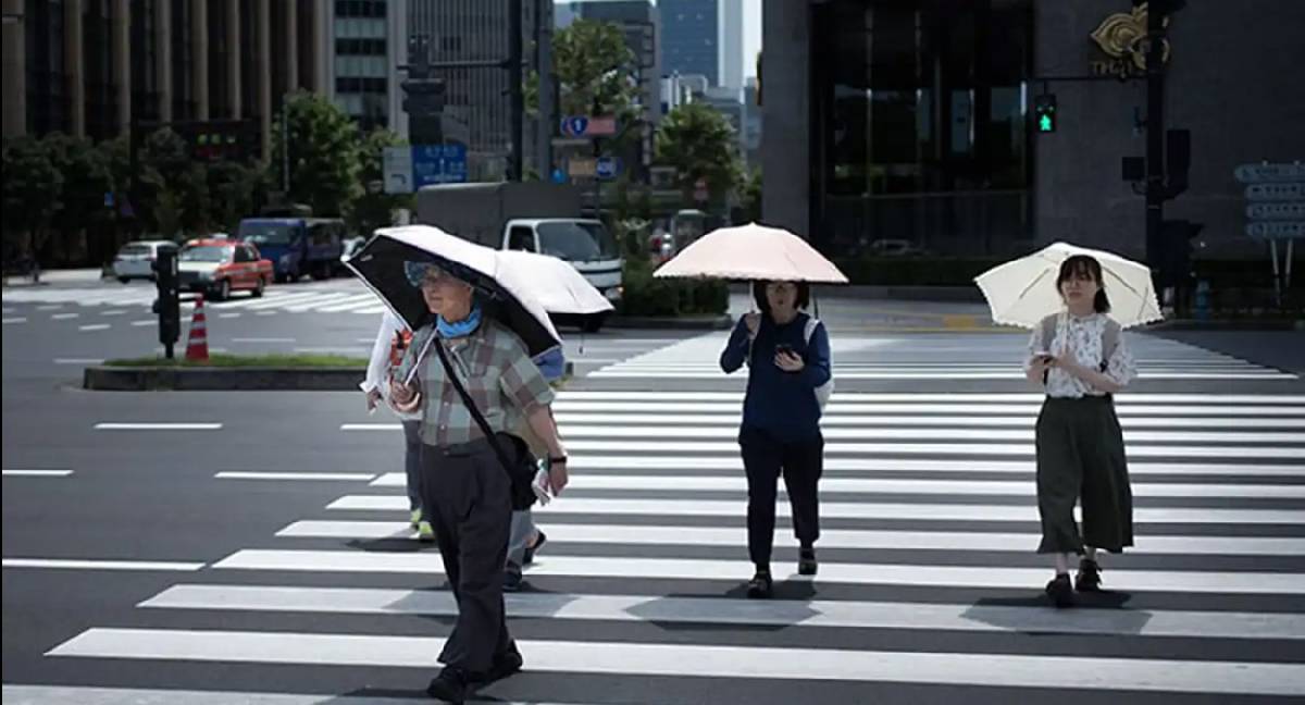 Japonya’da rekor sıcaklıklar yeni bir tartışma başlattı: Ofiste "bacak kılı" polemiği