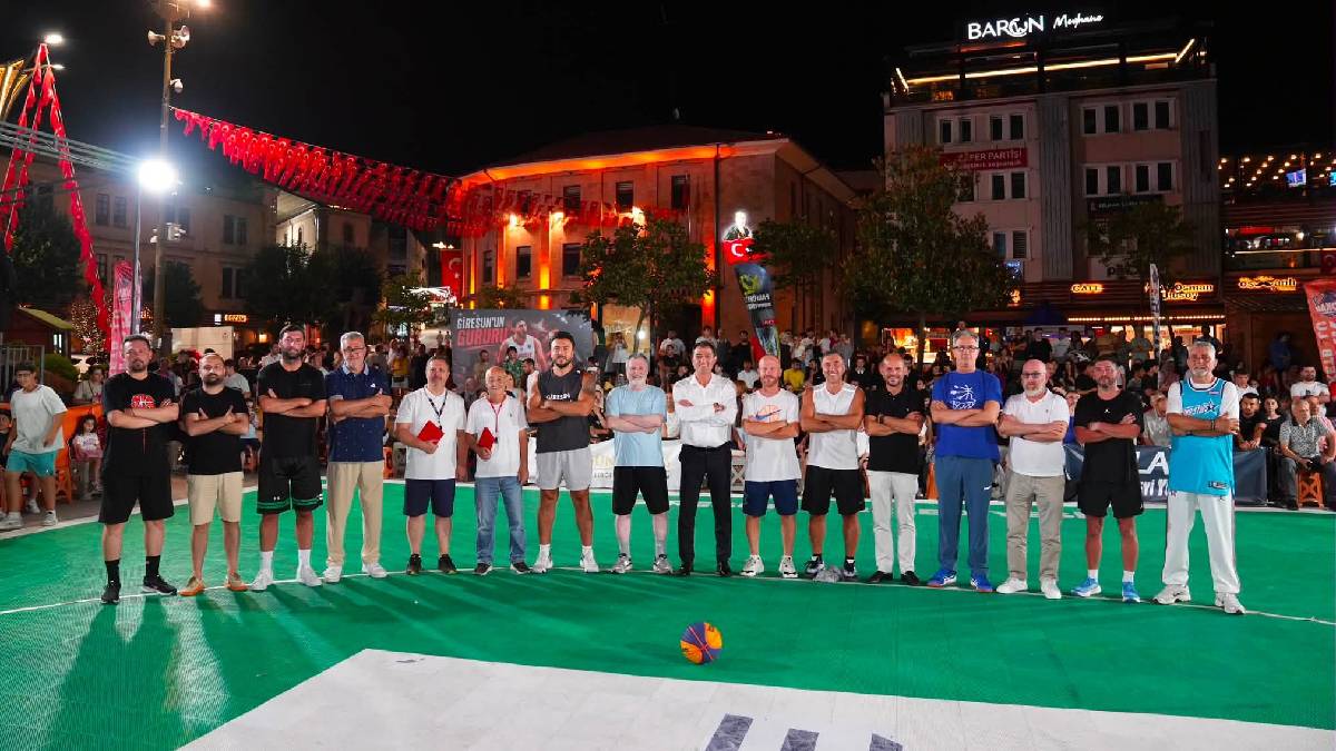 Veteranlar maçı Giresun Belediyesi’nin sokak basketbolu turnuvasına damga vurdu