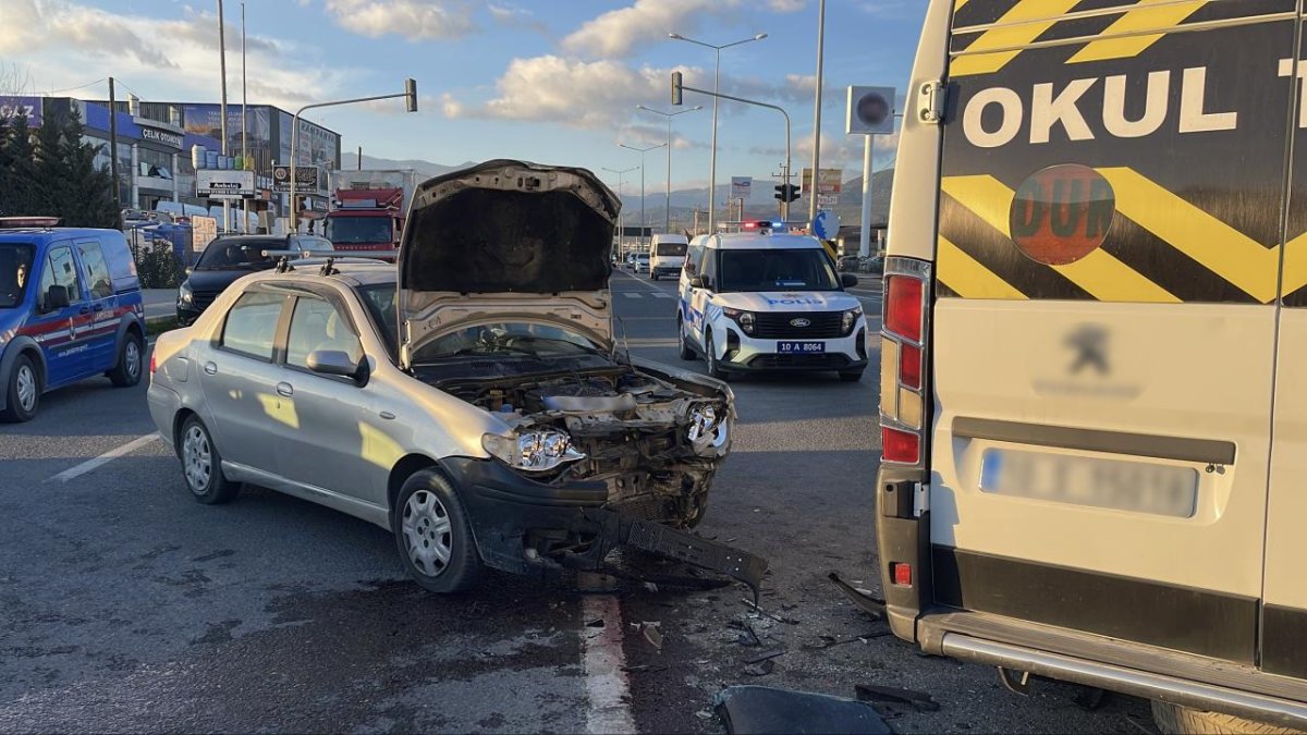 Trafik kazalarında yeni dönem: Alo 193 Ortak Hasar İhbar Merkezi (OHİM) kuruldu: Hangi işlemler yapılacak?