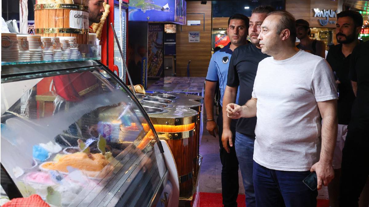 Büyükşehir zabıtasından kaldırım işgallerine sıkı denetim