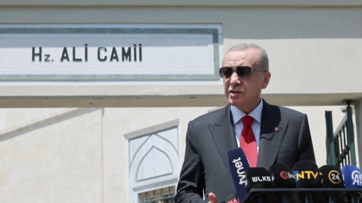 Erdoğan cuma namazını Hz. Ali Camisi'nde kıldı