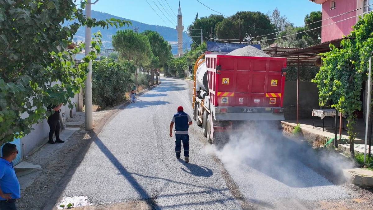 Manisa Büyükşehir Alaşehir’de yol konforunu artırıyor