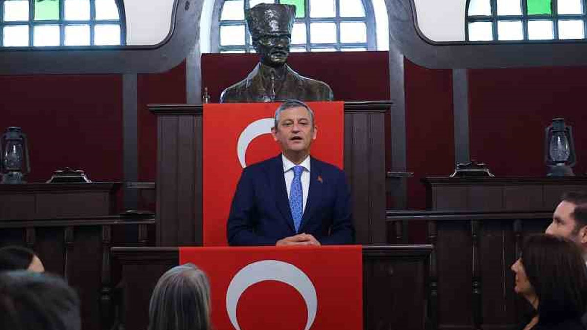 Özel, YENİ Parti’nin genel başkanı seçildi