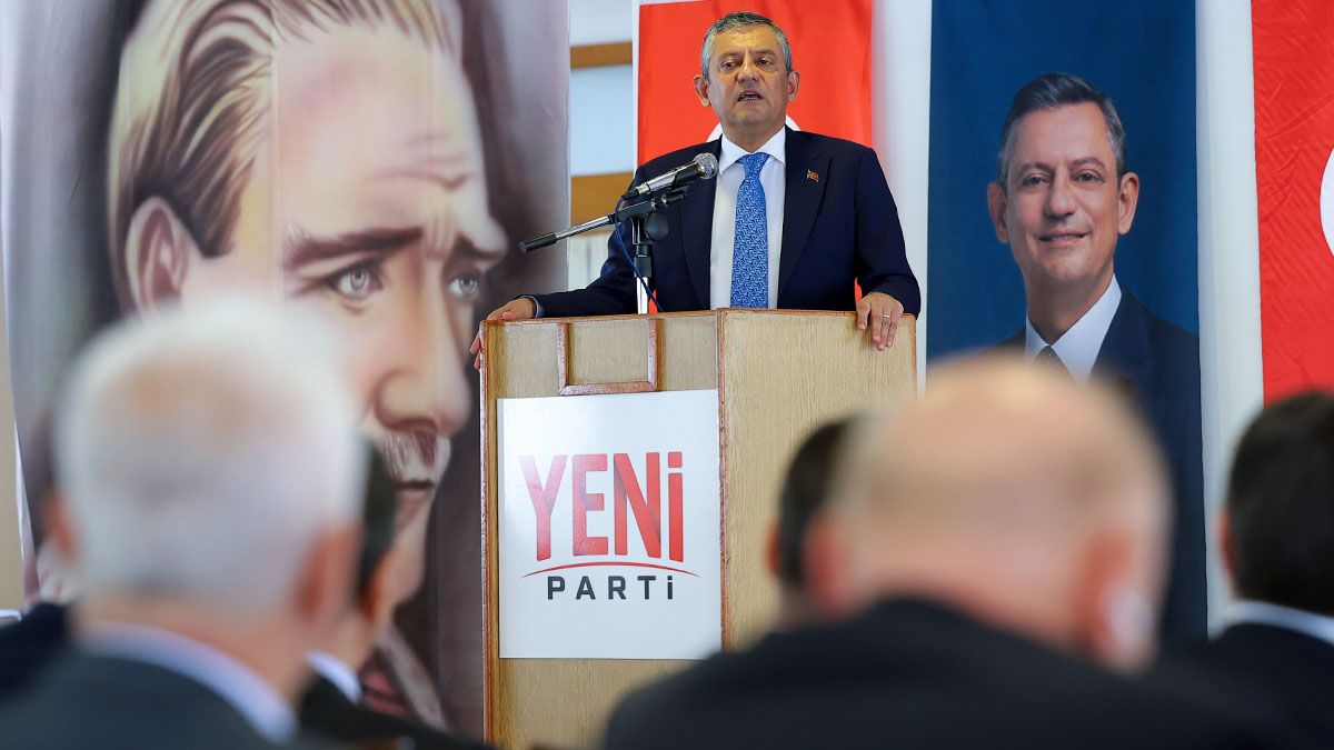 Kurucular Kurulu oy birliğiyle seçti: YENİ Parti’nin genel başkanı Özgür Özel oldu