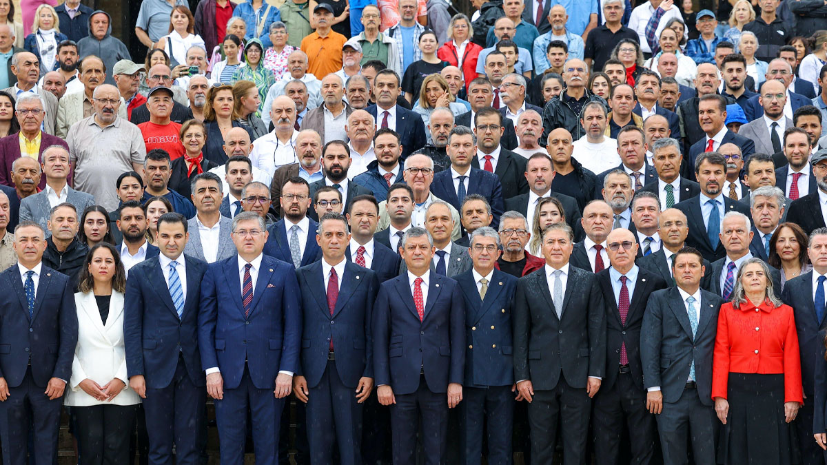 İşte Özgür Özel’in A Takımı: YENİ Parti  MYK’sı açıklandı
