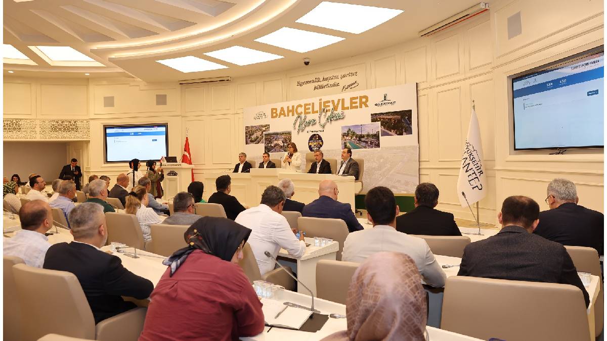 Bahçelievlerin ilk 5 bin hak sahibi belirlendi: Noter huzurunda çekilen kura heyecanla takip edildi