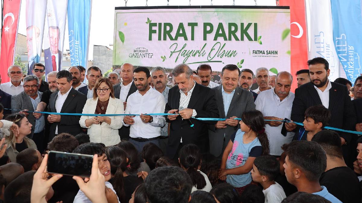 Gaziantep Büyükşehir Belediyesi ve Valilik iş birliğiyle Hayat Projesi Fırat Mahallesi Parkı hizmete açıldı