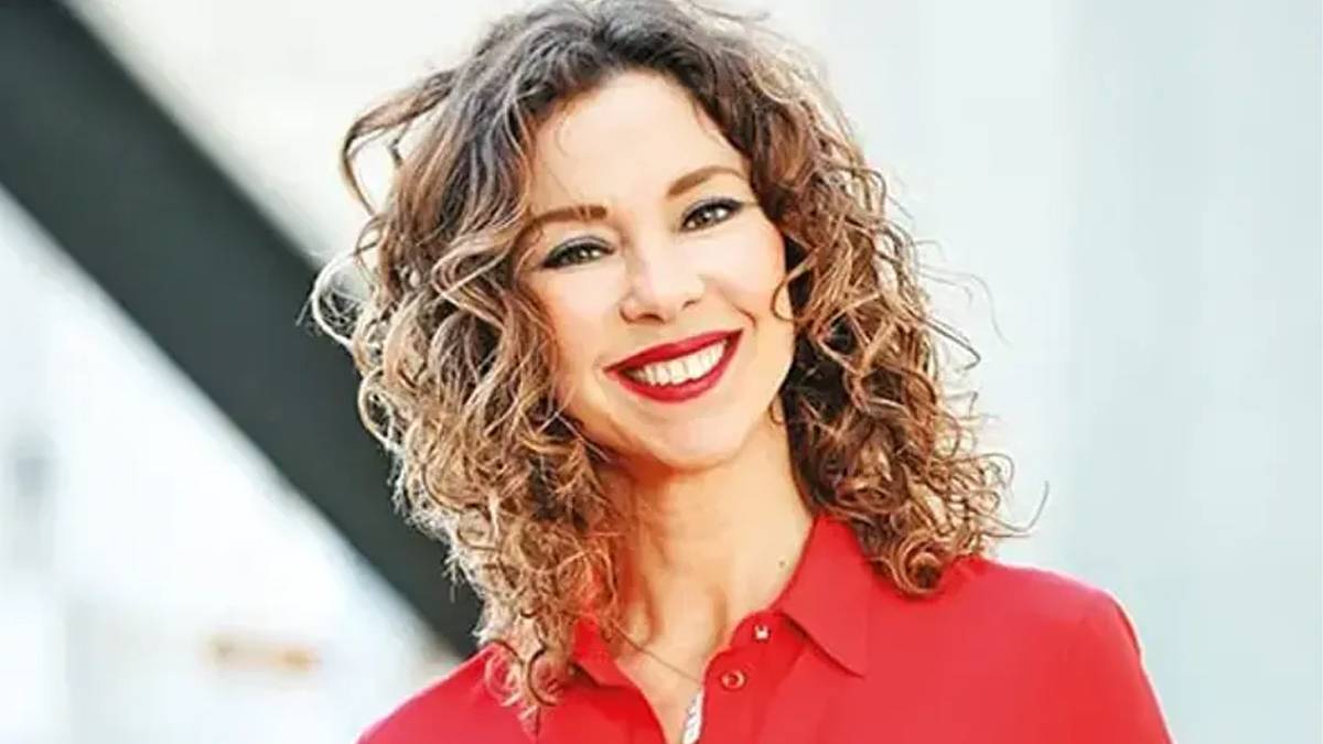 Ülkeyi terk edip İngiltere'ye yerleşmişti! Sihirli Annem'in Betüş'ü İnci Türkay'ın oğlu mimarisiyle dikkat çeken LSE'yi bitirdi