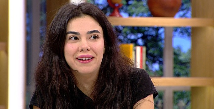 Asena Atalay, paylaşımıyla hayranlarını şoke etti