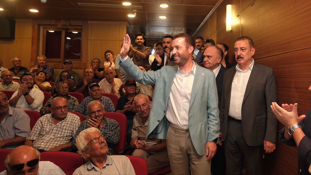 Ceyhan Belediye Başkanı Kadir Aydar CHP’den istifa etti