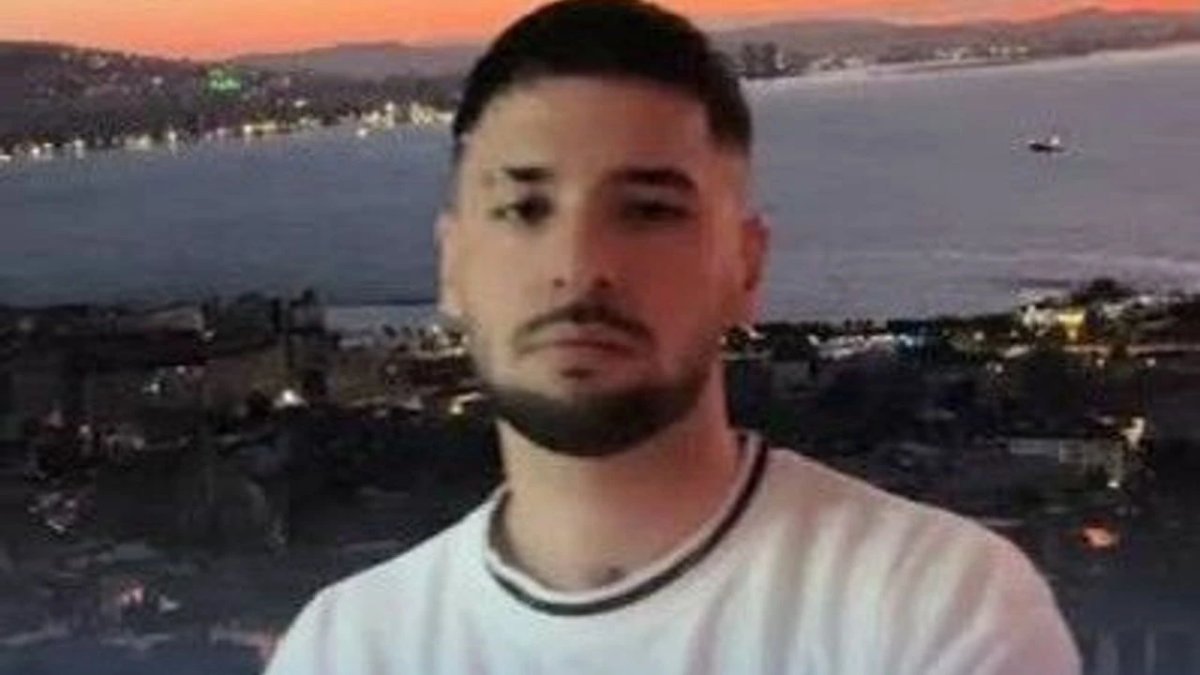 Sahnede şok baskın: Rapçi Uzay Çeşme'de neden gözaltına alındı? Kırmızı bültenle arananlara selam mı gönderdi?