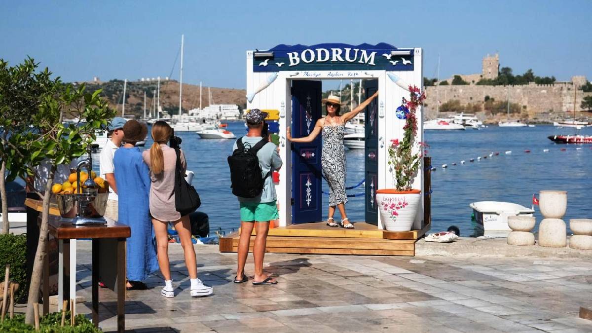 Bodrum'un simgesel değerleri estetik tasarımla buluştu: "Maviye Açılan Kapı" projesi hayata geçti