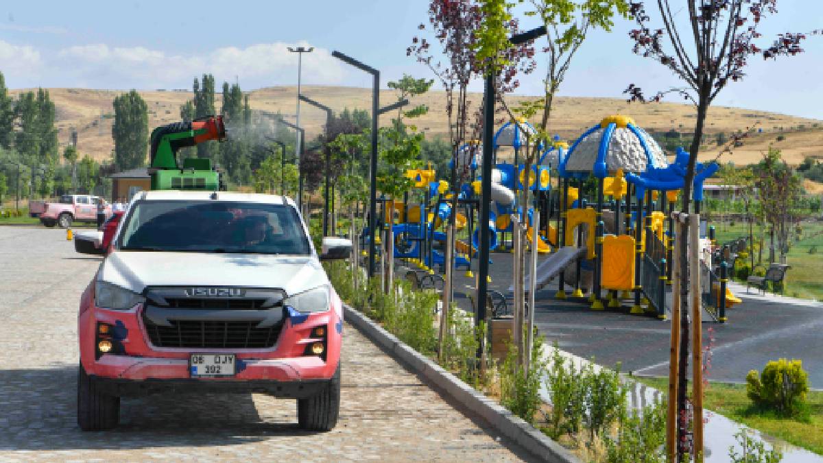 Büyükşehir’in ilaçlama seferberliği ilçe ilçe devam ediyor