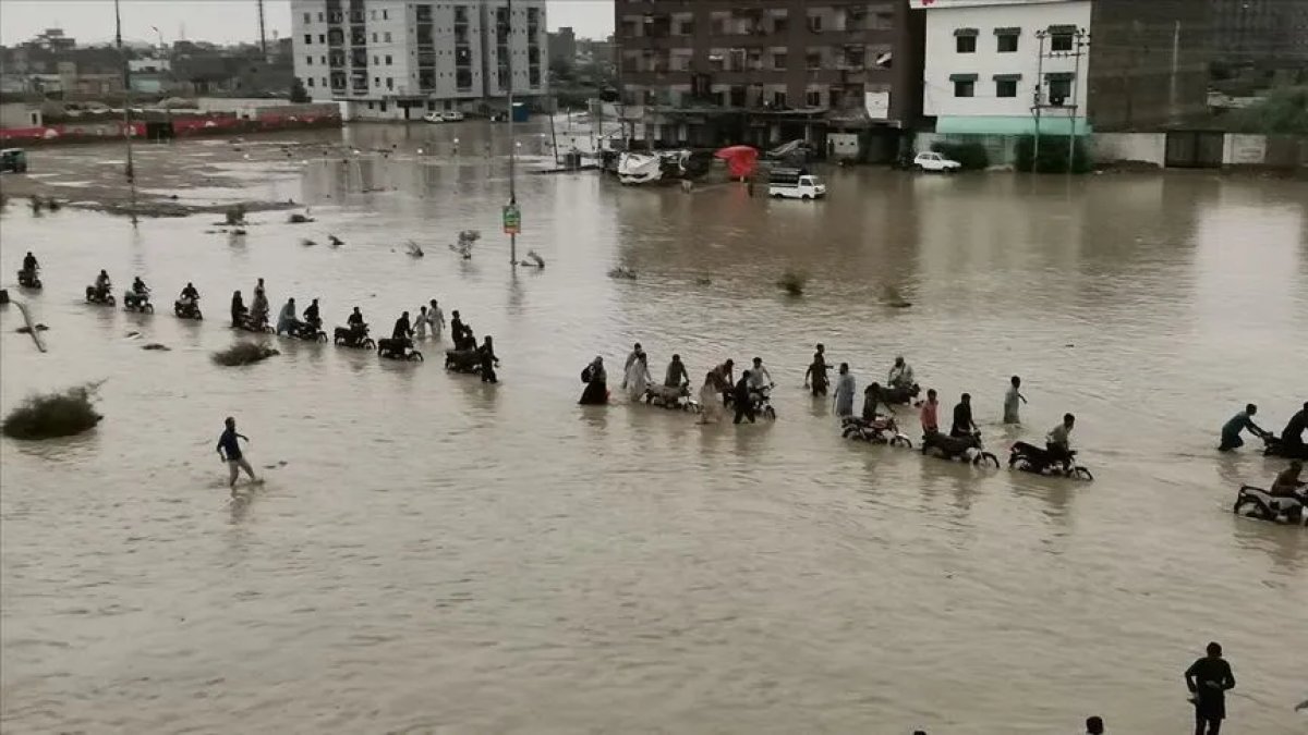 Pakistan'da son bir ayda seller nedeniyle 109 kişi hayatını kaybetti