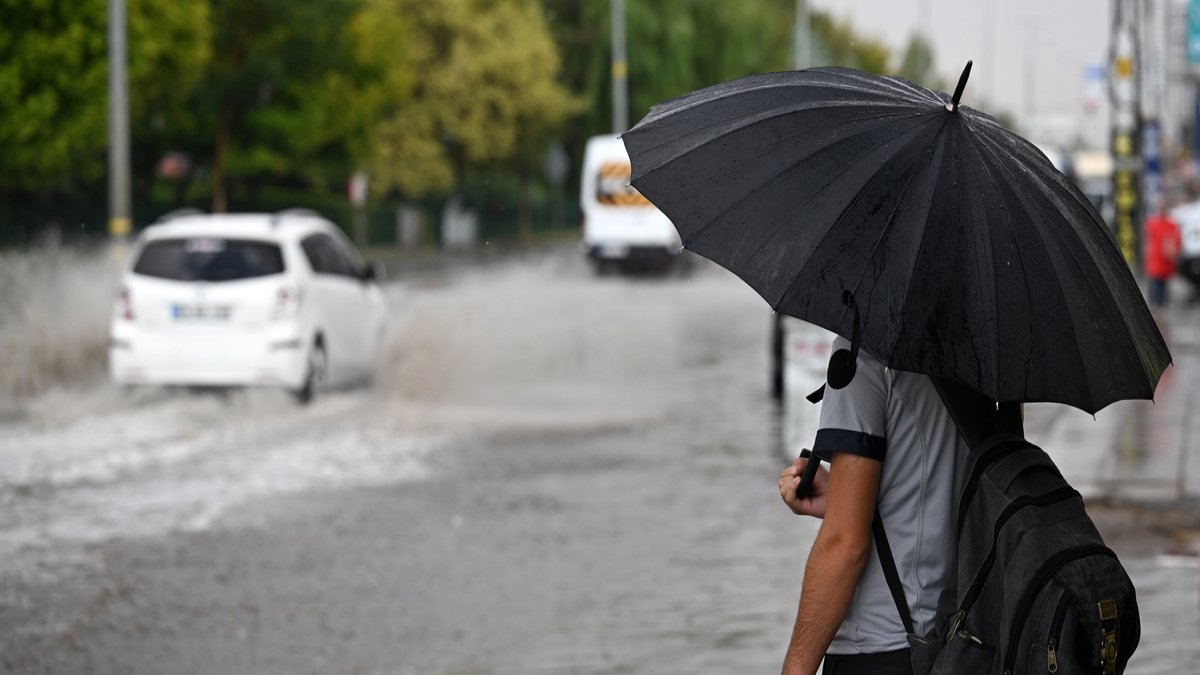 Meteoroloji saat vererek uyardı: Sağanak yağış ve kuvvetli rüzgar bekleniyor