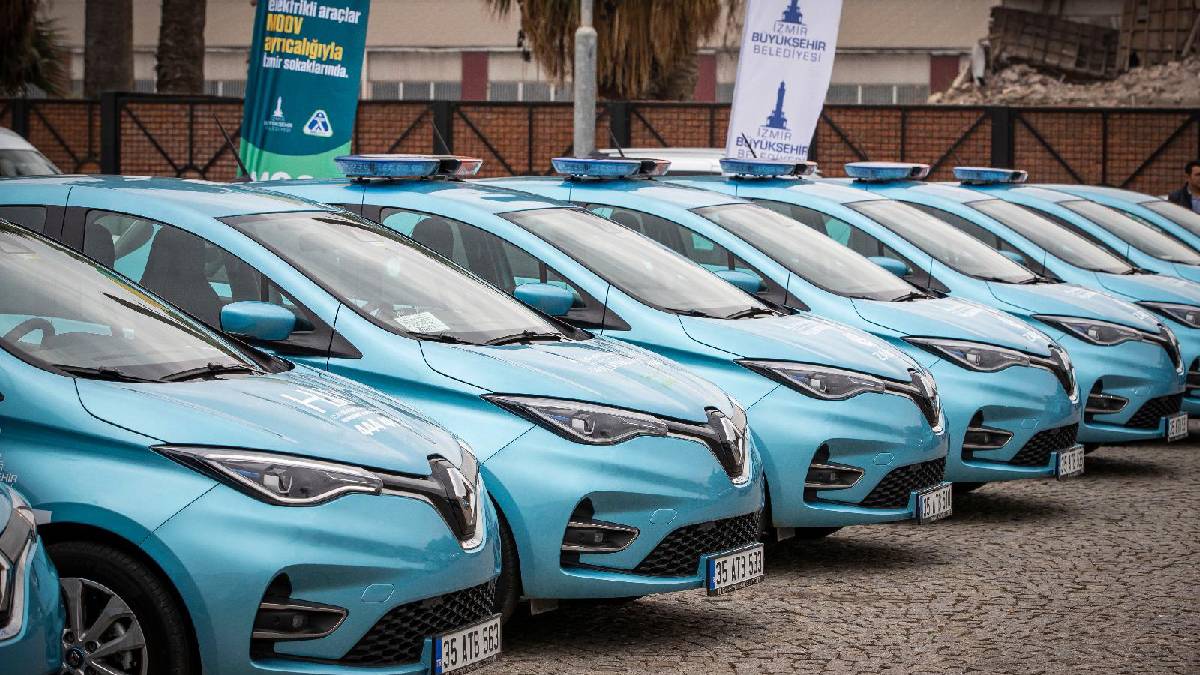 İzmir’in elektrikli araç filosuyla 25 milyon lira tasarruf