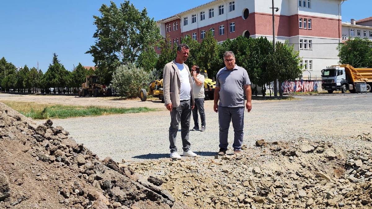 Okullar bölgesinde yol çalışmaları başladı