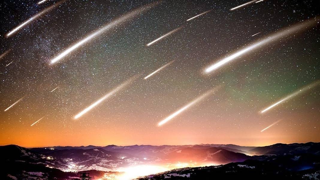 Temmuzun son gecesinde gökyüzünde çifte meteor şöleni