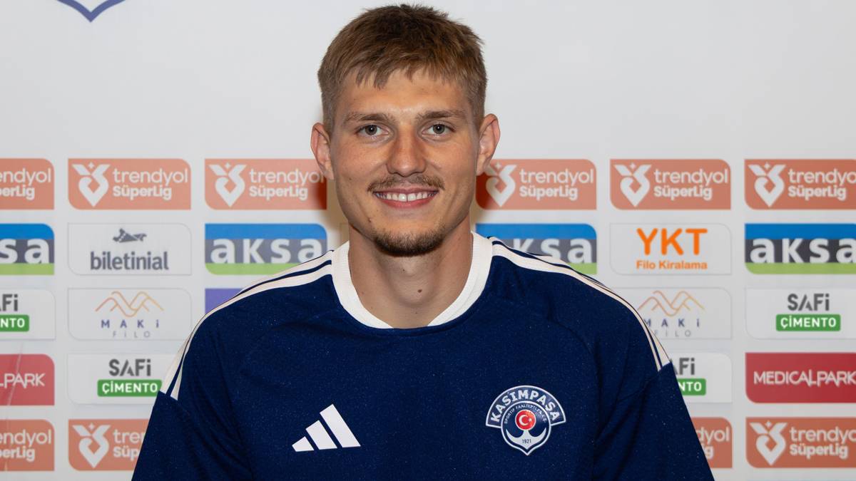 Kasımpaşa Adrian Benedyczak'ı resmen açıkladı