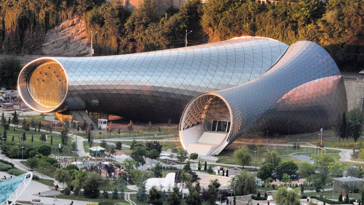 İktidar değişti, ‘ucube’ kararı çıktı: Tiflis’teki Fuksas imzalı kültür kompleksi yıkılıyor