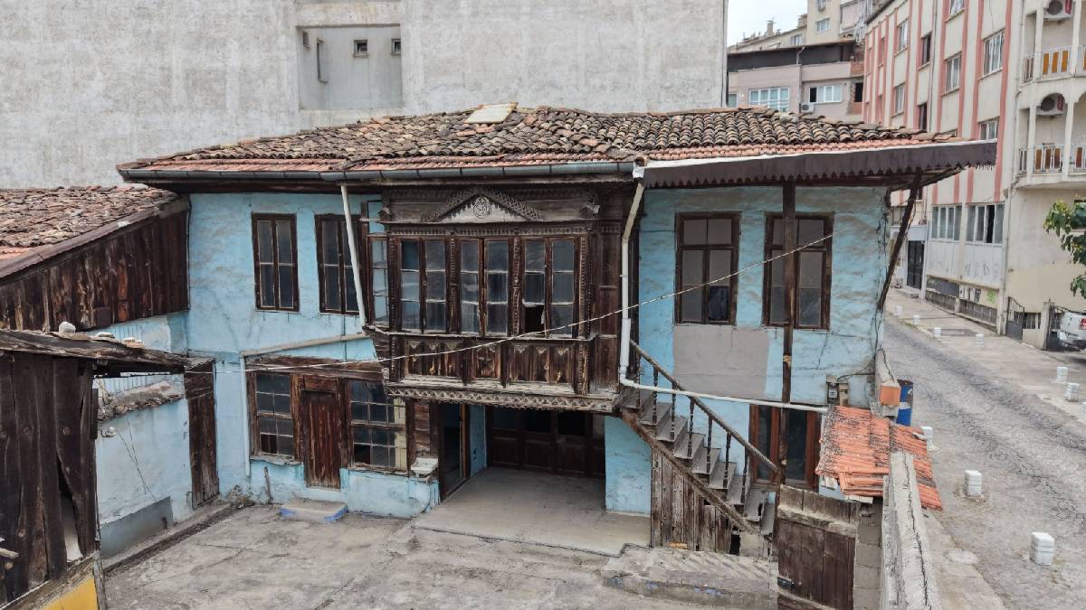 Merkezefendi’de Tarihi Şerbetçioğlu Konağı’nda restorasyon çalışmaları başladı