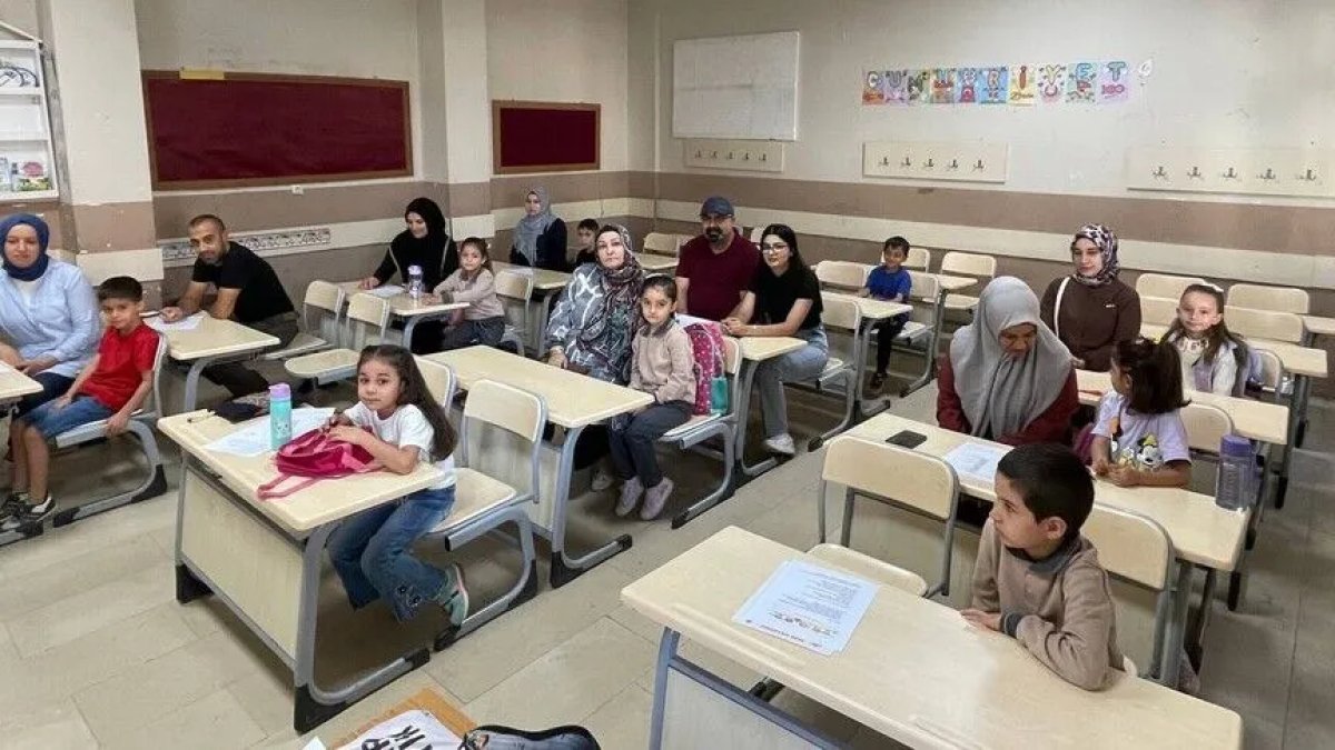 MEB'den yeni dönem kararı: Artık veliler de okula gidecek