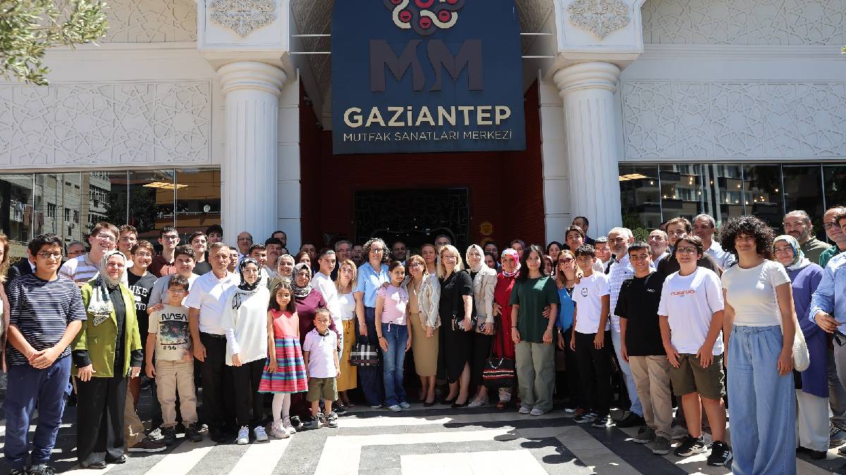 Başkan Şahin, Gazi şehrin 2026 YKS ve LGS şampiyonlarıyla buluştu