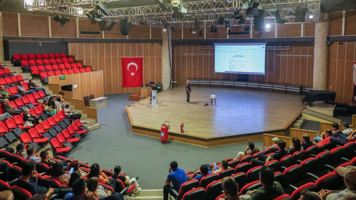 Belediye personeline acil durum eylem planı eğitimi verildi