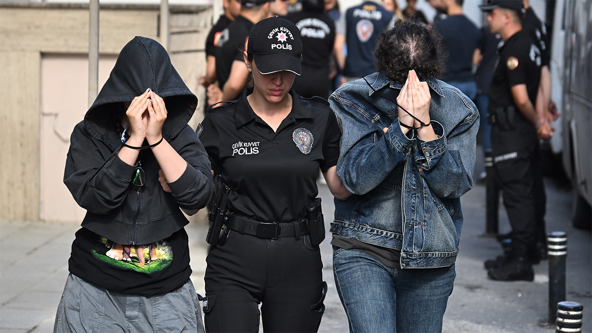 Günlük 1 milyon dolarlık para trafiği tespit edilmişti: Şişli'de forex dolandırıcılığı operasyonunda 54 şüpheli adliyede