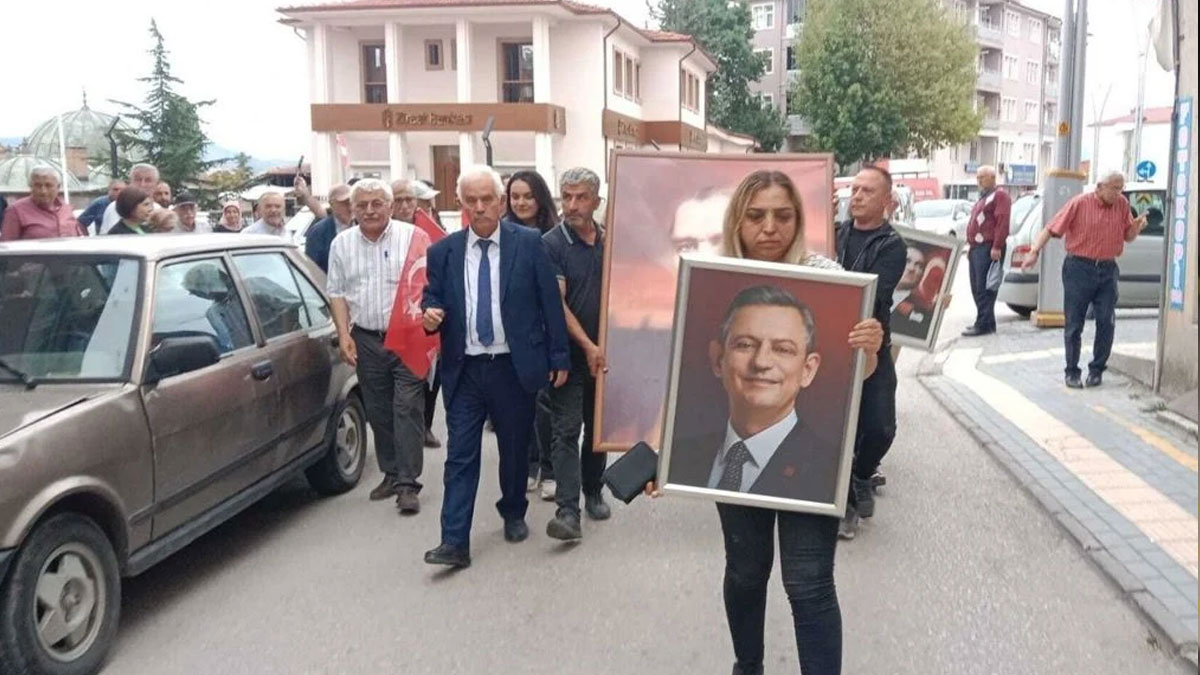 CHP'den YENİ Parti'ye geçişler sürüyor: İki ilde toplu istifa