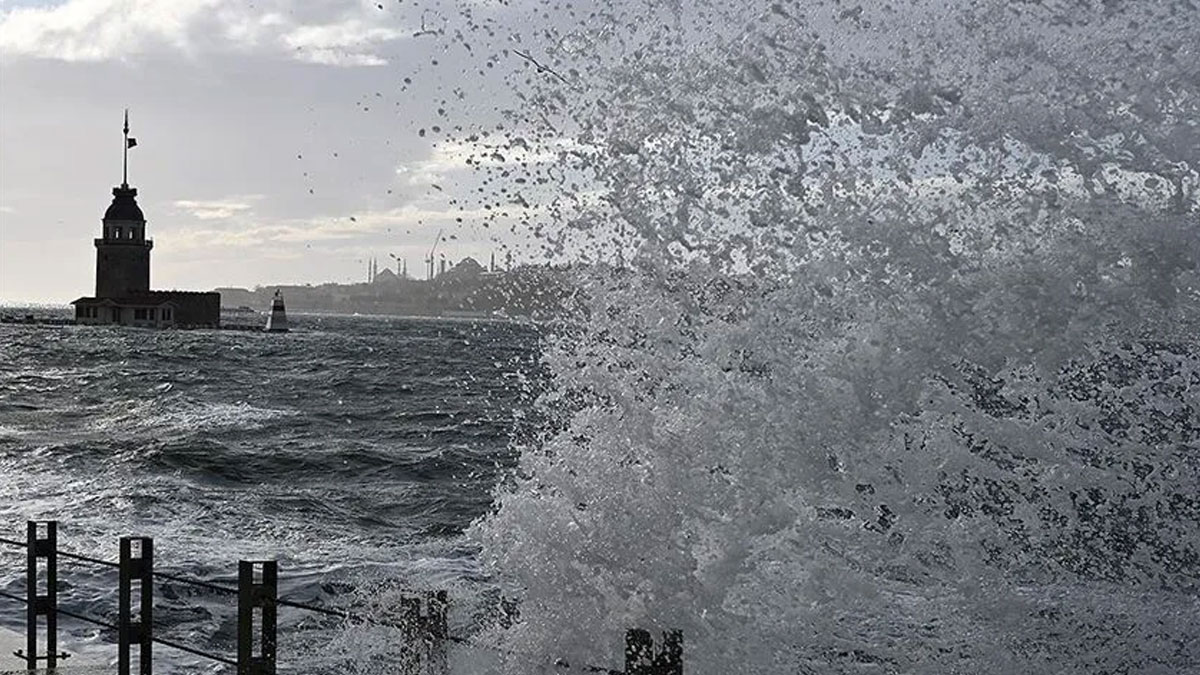 AKOM’dan İstanbul’a kuvvetli rüzgâr uyarısı