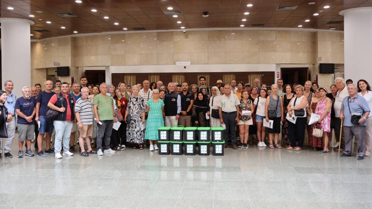 İzmir’de Bokaşi kompostu uygulamasına yoğun ilgi: 4 bin 556 haneye ulaştı